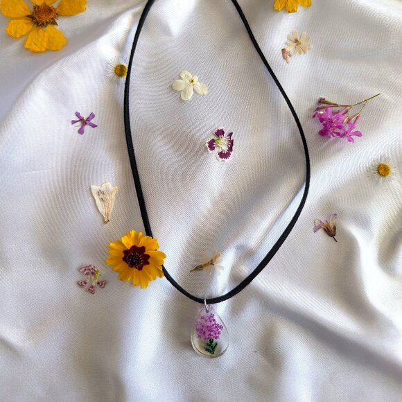 Tear Drop Shaped Beautiful Hand Made Purple Firework Dried Flower Resin Necklace - Picture 1 of 2